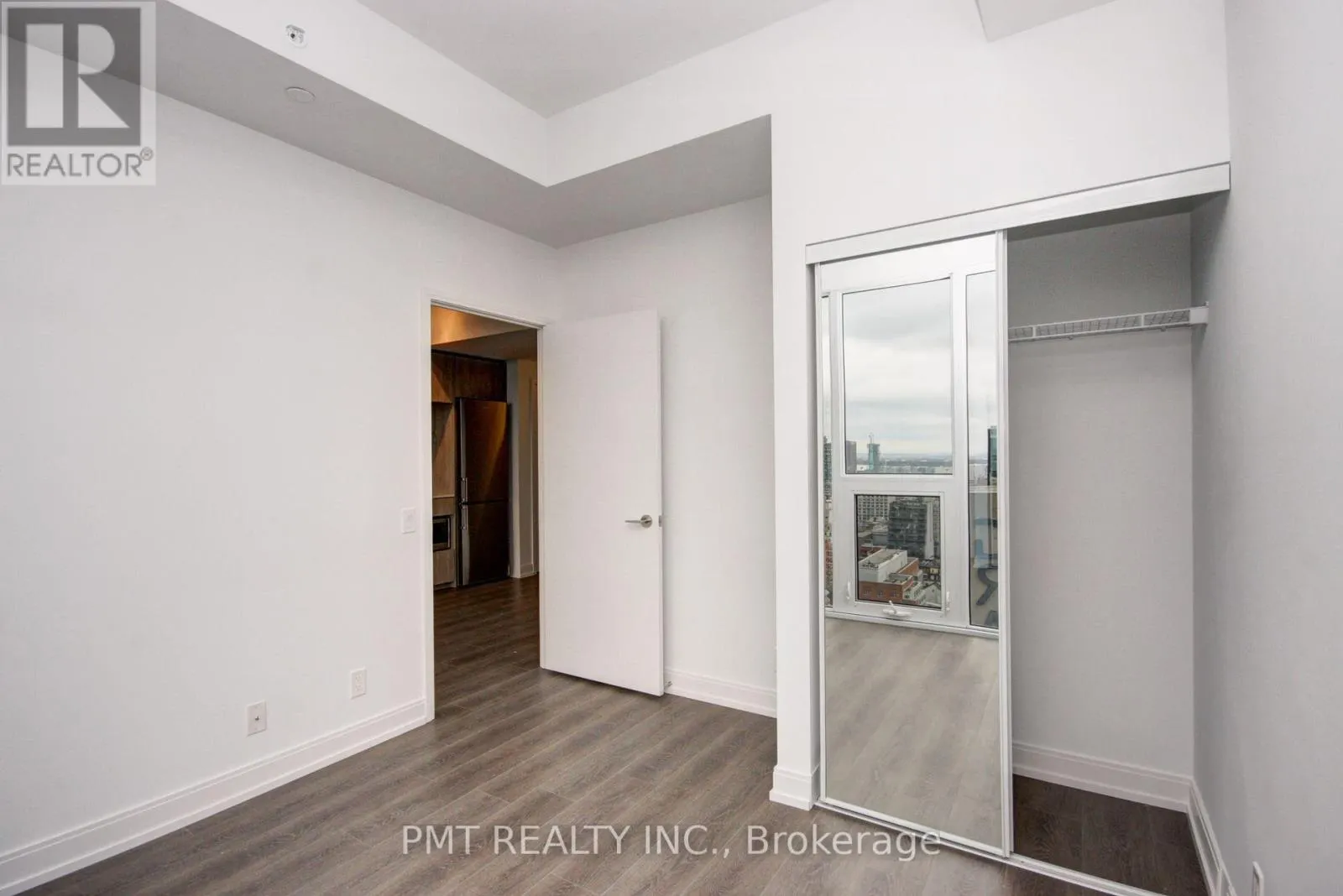 2508 - 181 DUNDAS STREET E