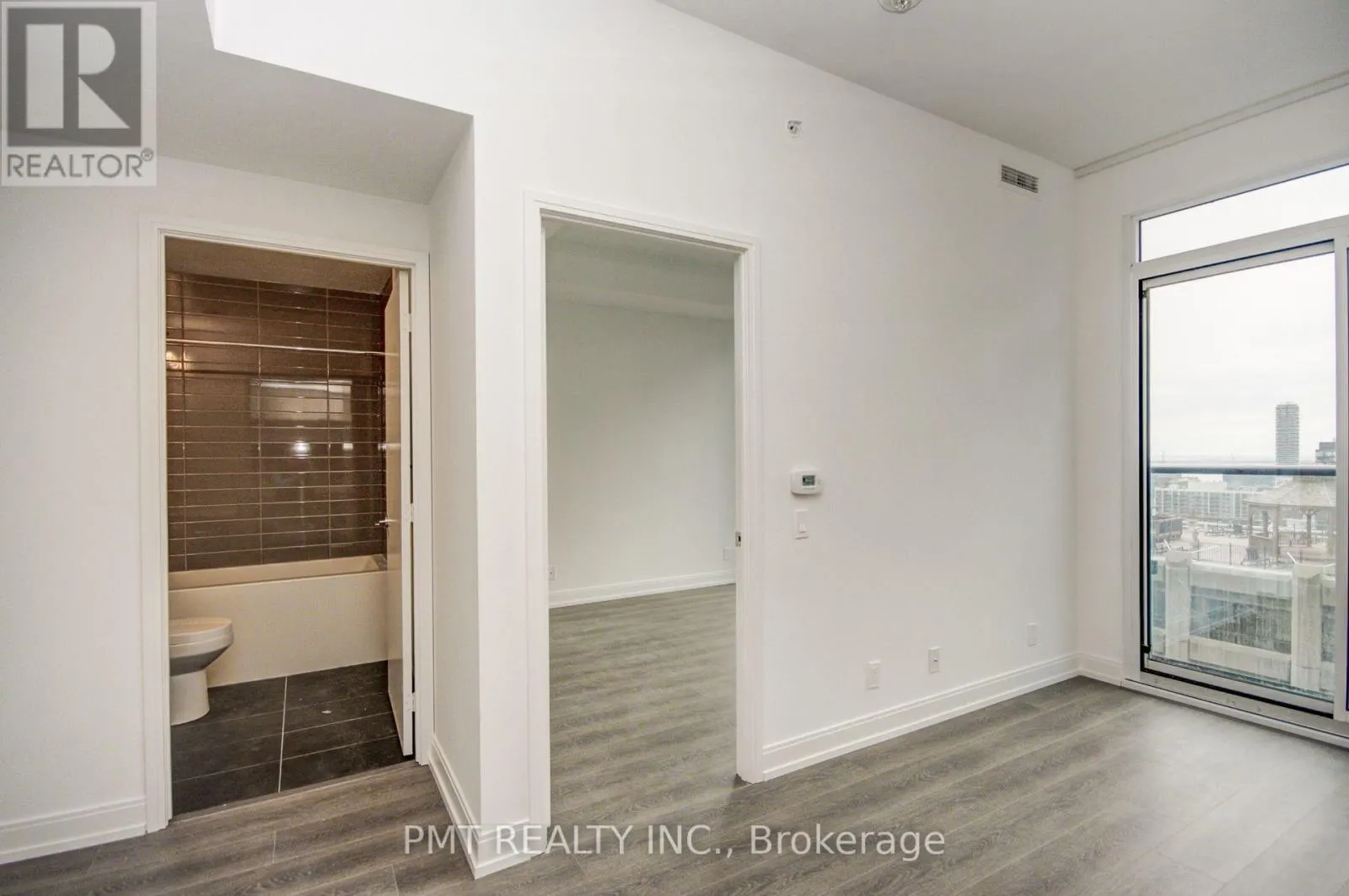 2508 - 181 DUNDAS STREET E