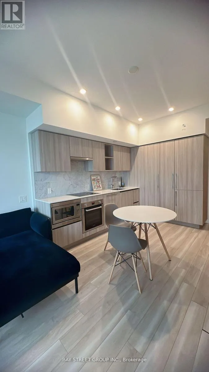 2801 - 19 BATHURST STREET