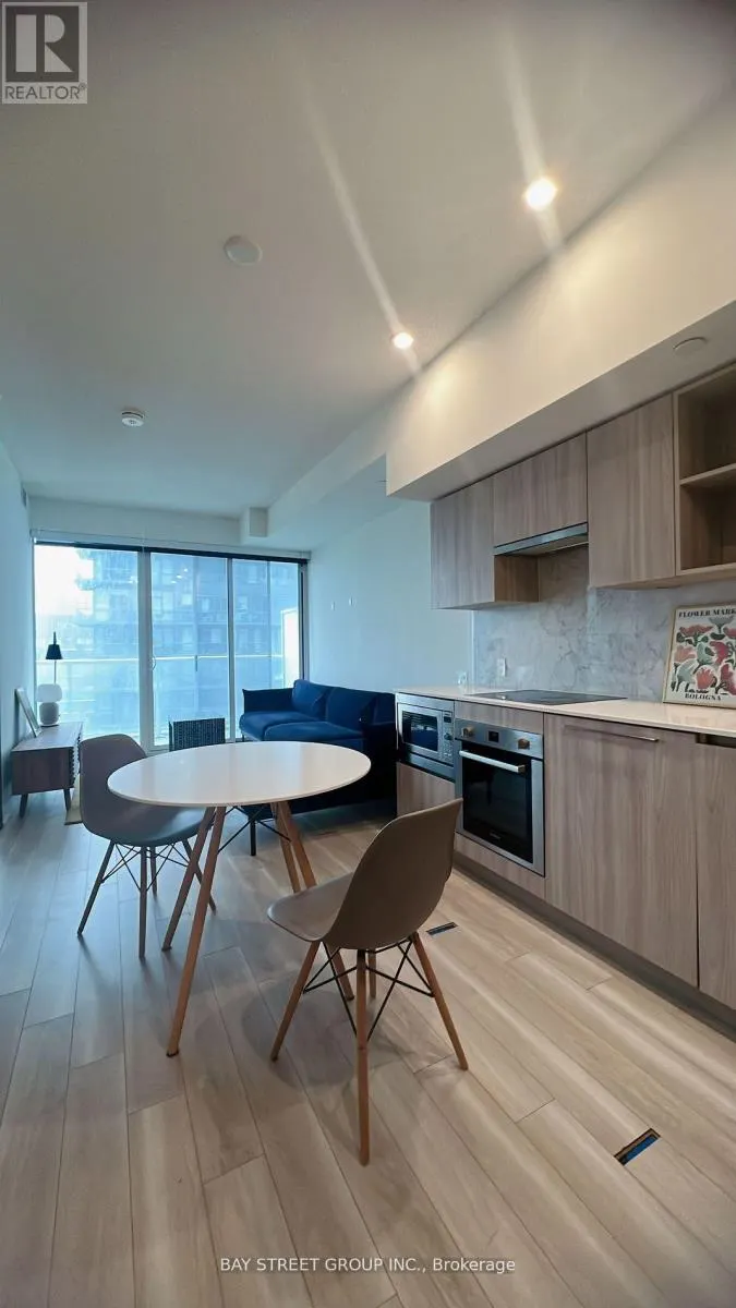 2801 - 19 BATHURST STREET