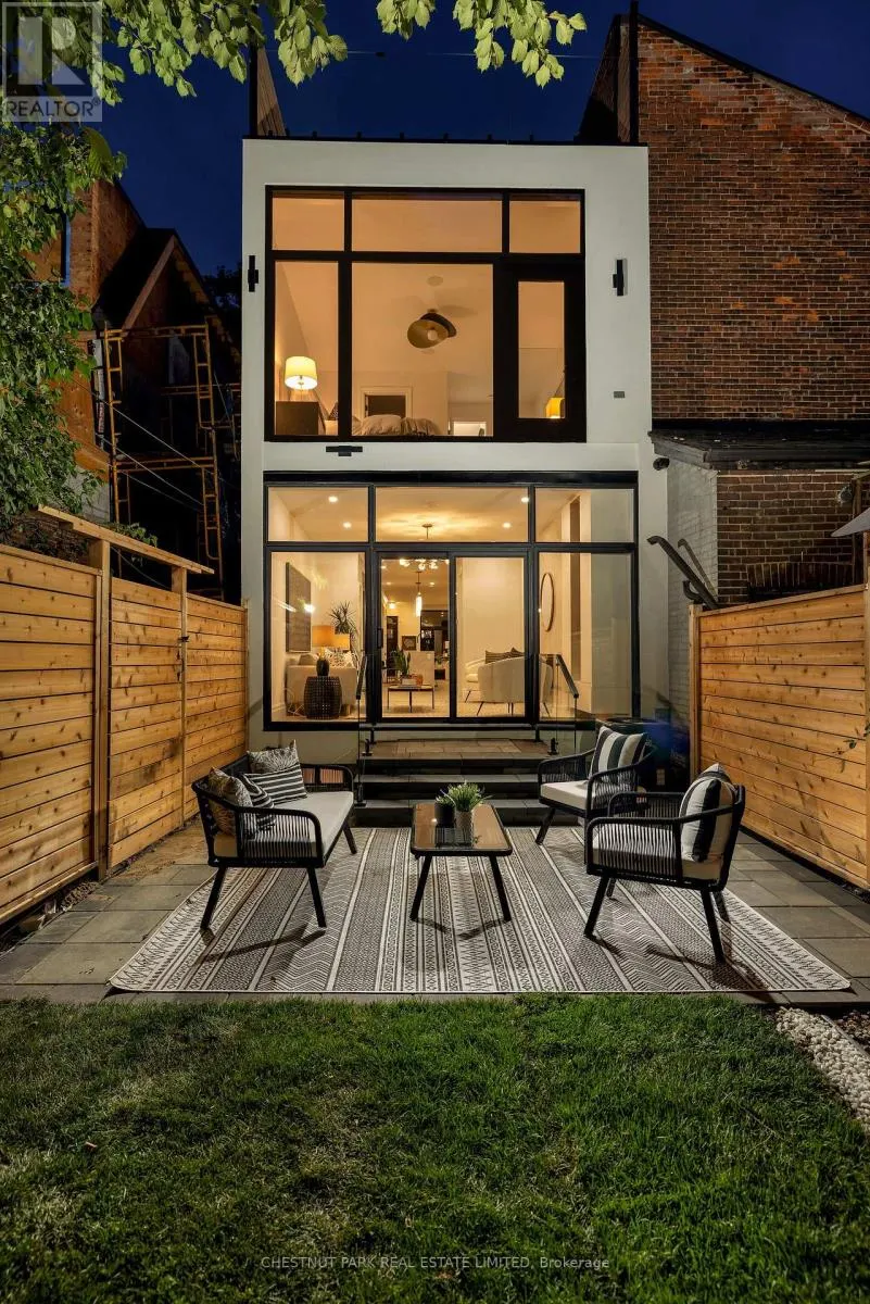 112 GIVINS STREET