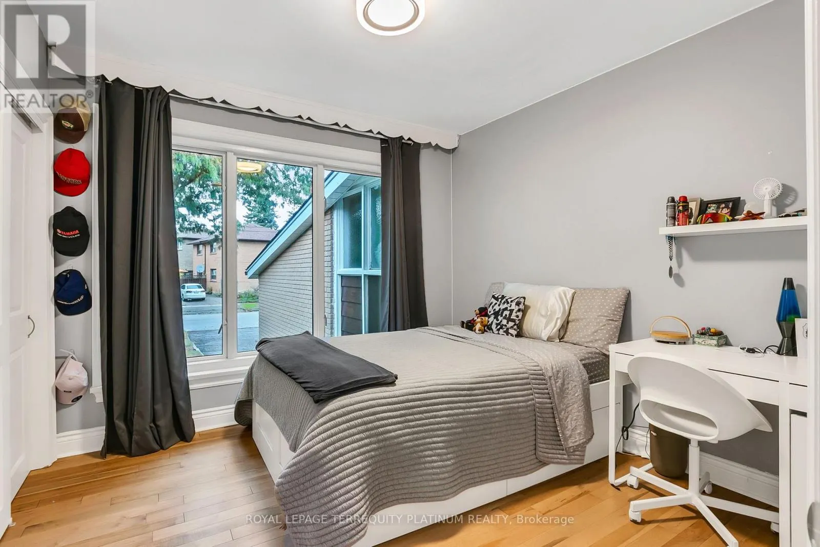 5 VERSEND DRIVE