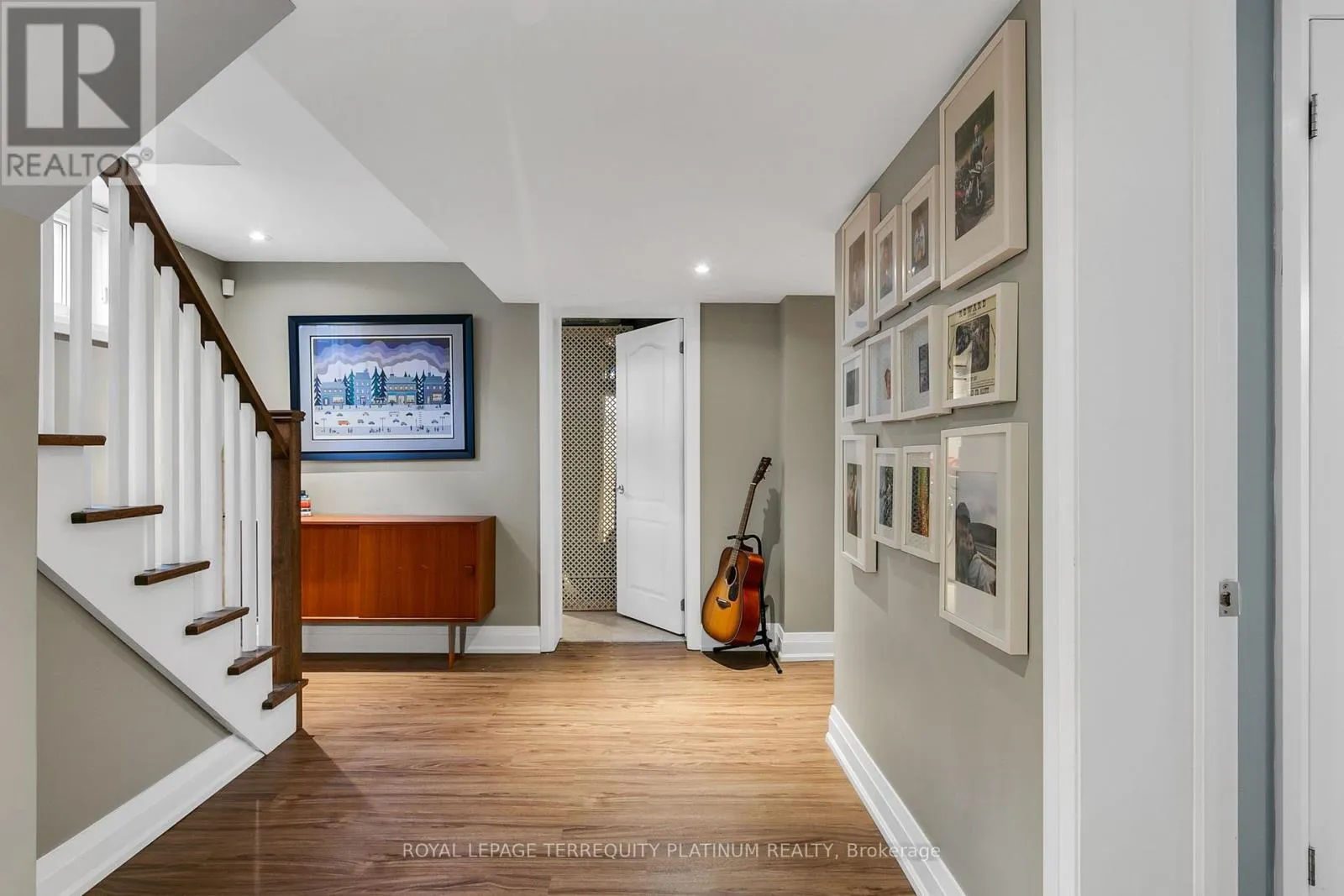 5 VERSEND DRIVE