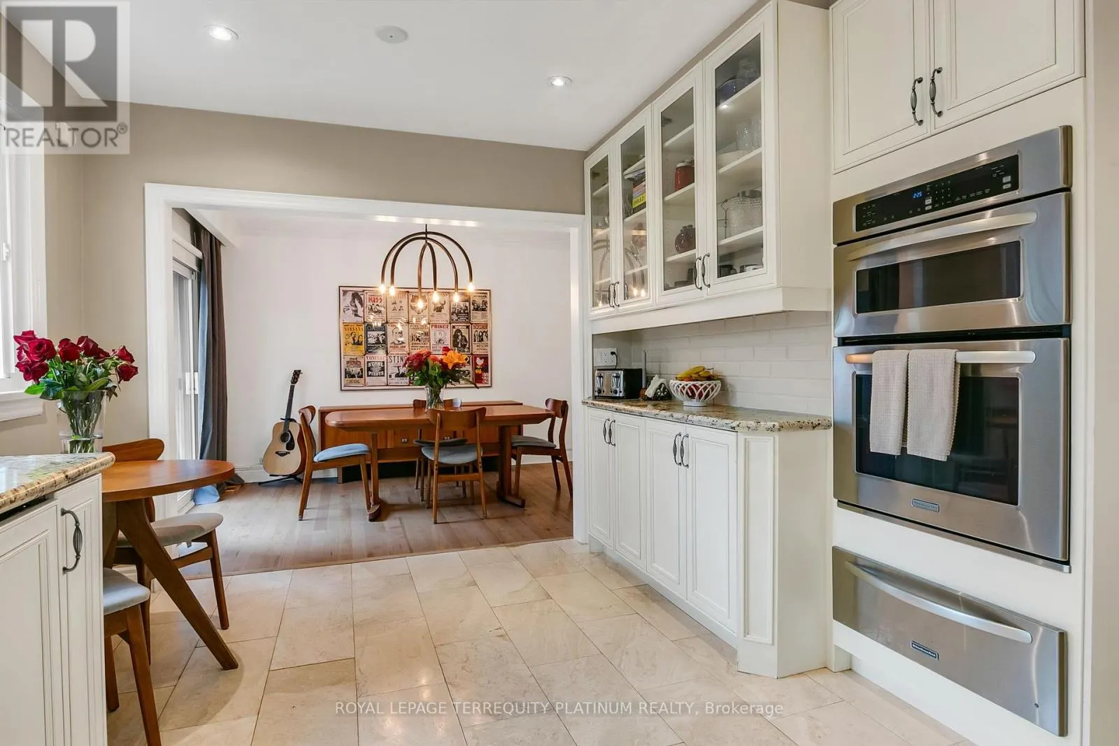5 VERSEND DRIVE