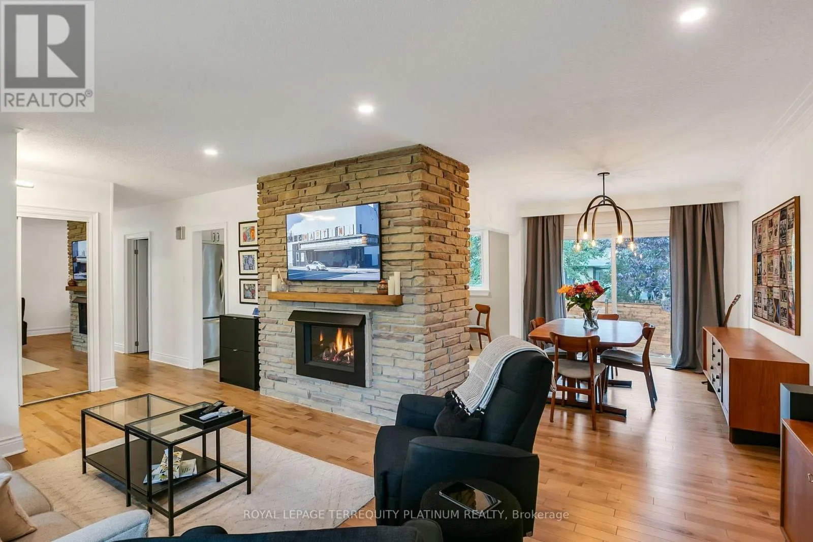 5 VERSEND DRIVE