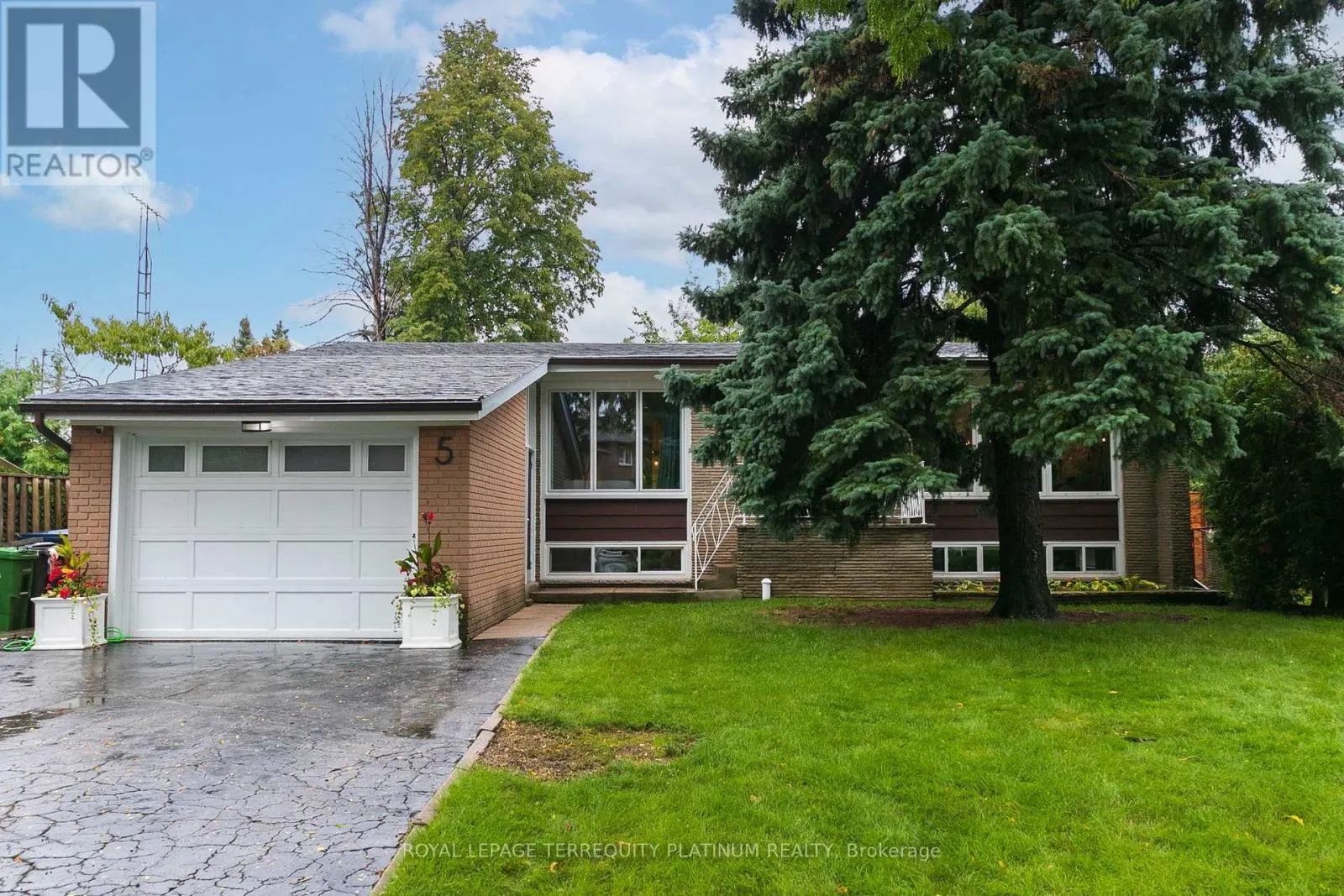 5 VERSEND DRIVE