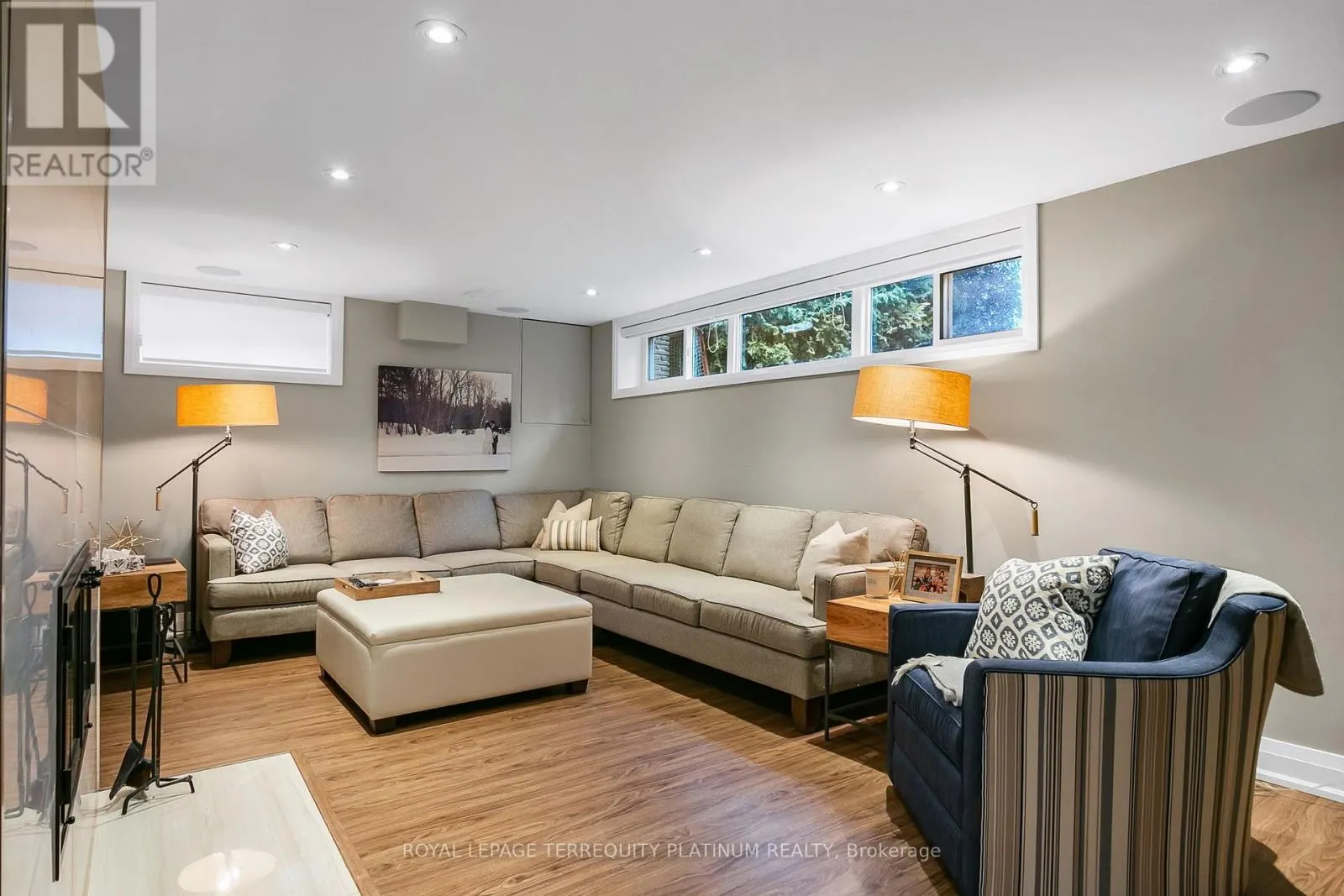 5 VERSEND DRIVE