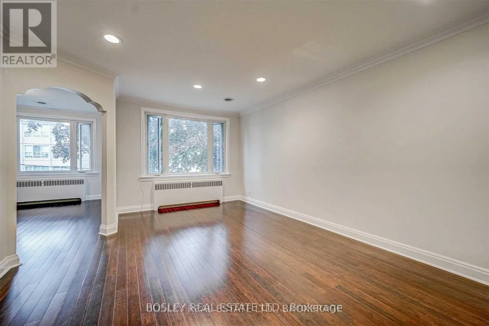 4 - 3 WARWICK AVENUE S