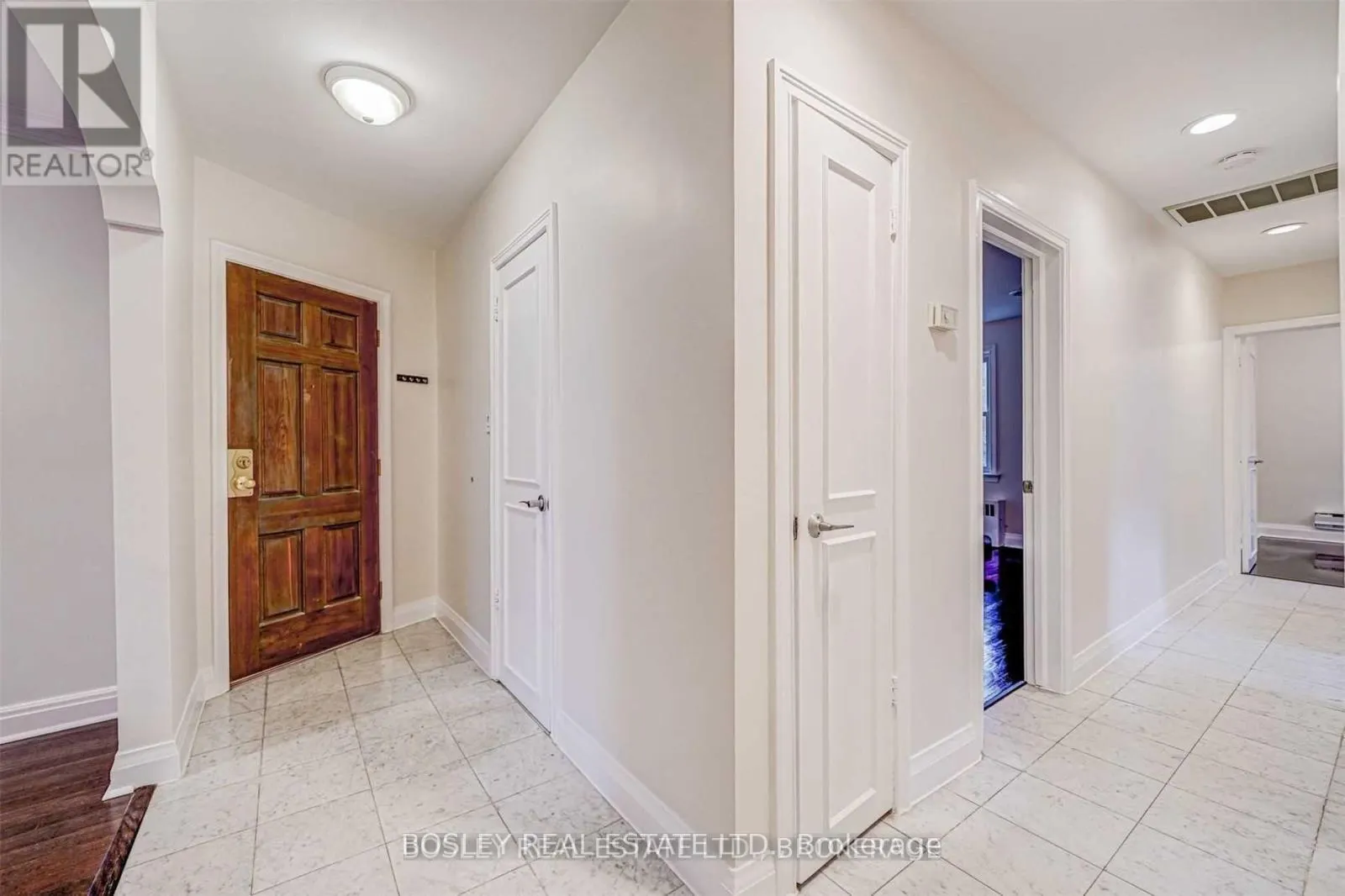 4 - 3 WARWICK AVENUE S
