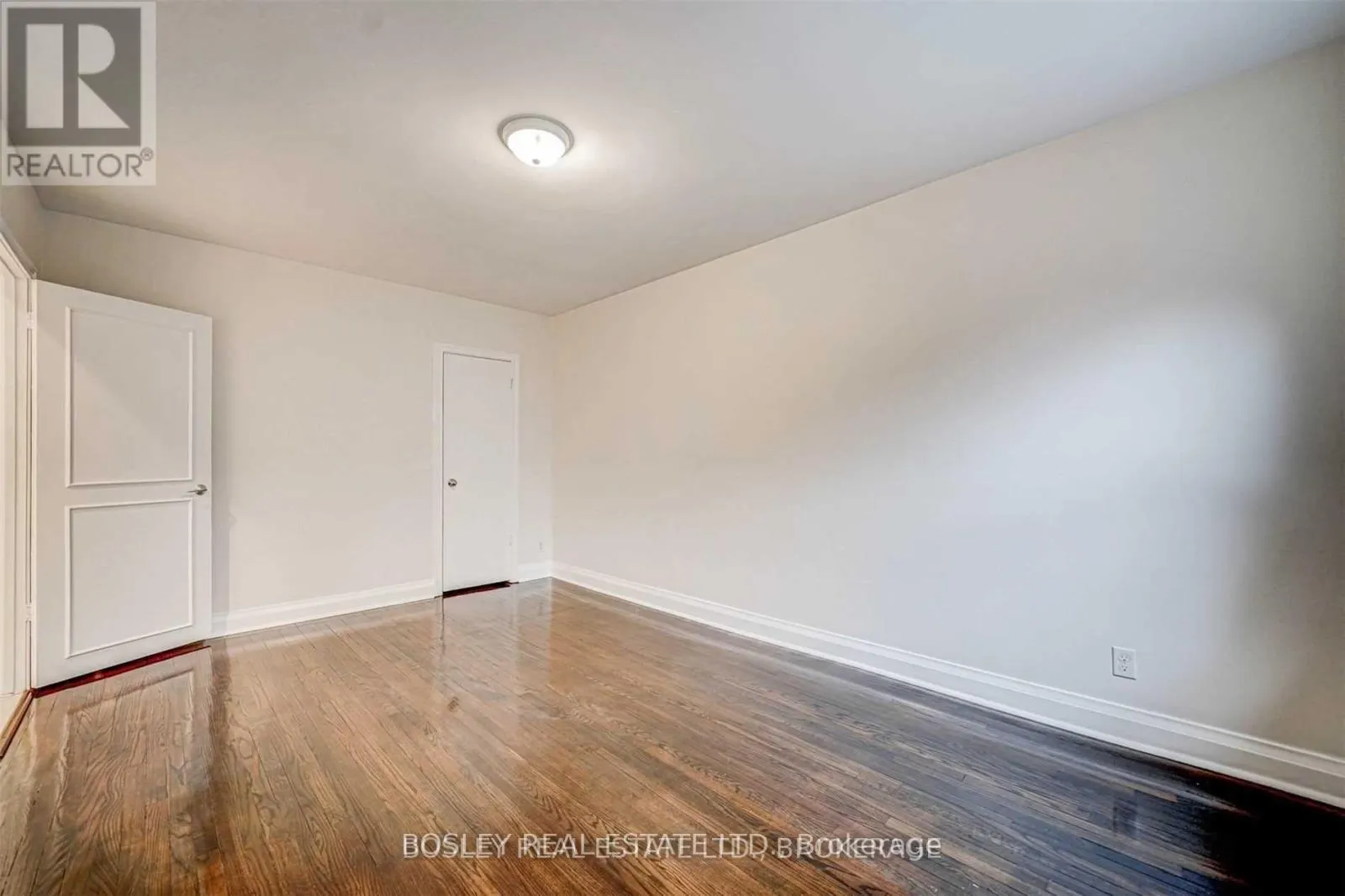 4 - 3 WARWICK AVENUE S