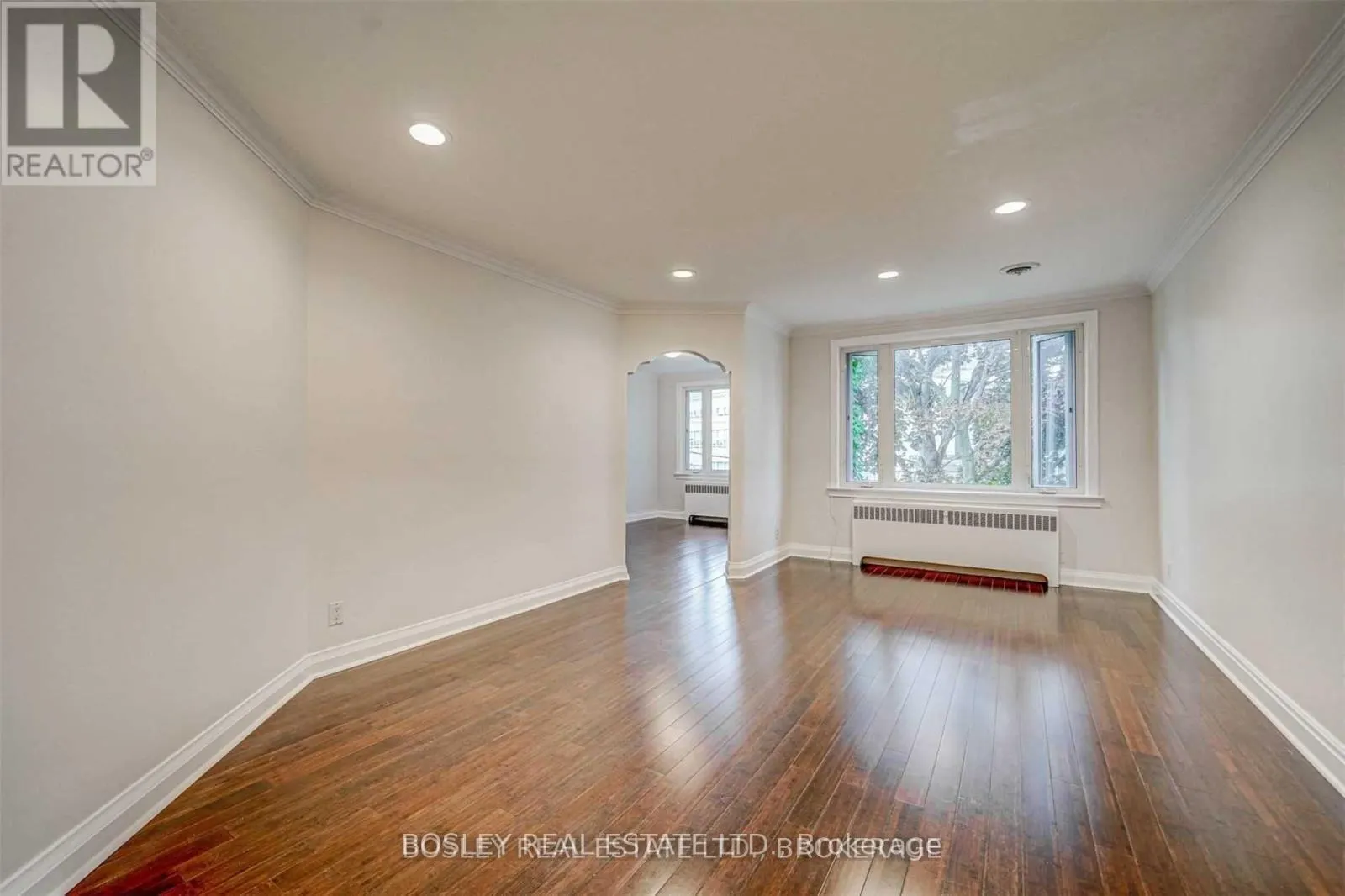 4 - 3 WARWICK AVENUE S