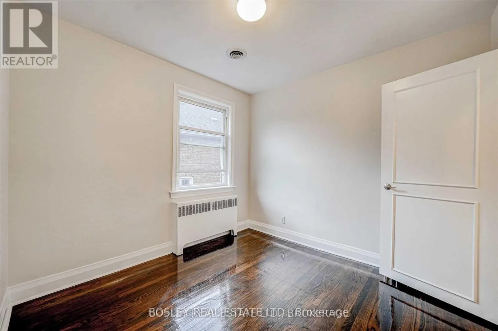 4 - 3 WARWICK AVENUE S
