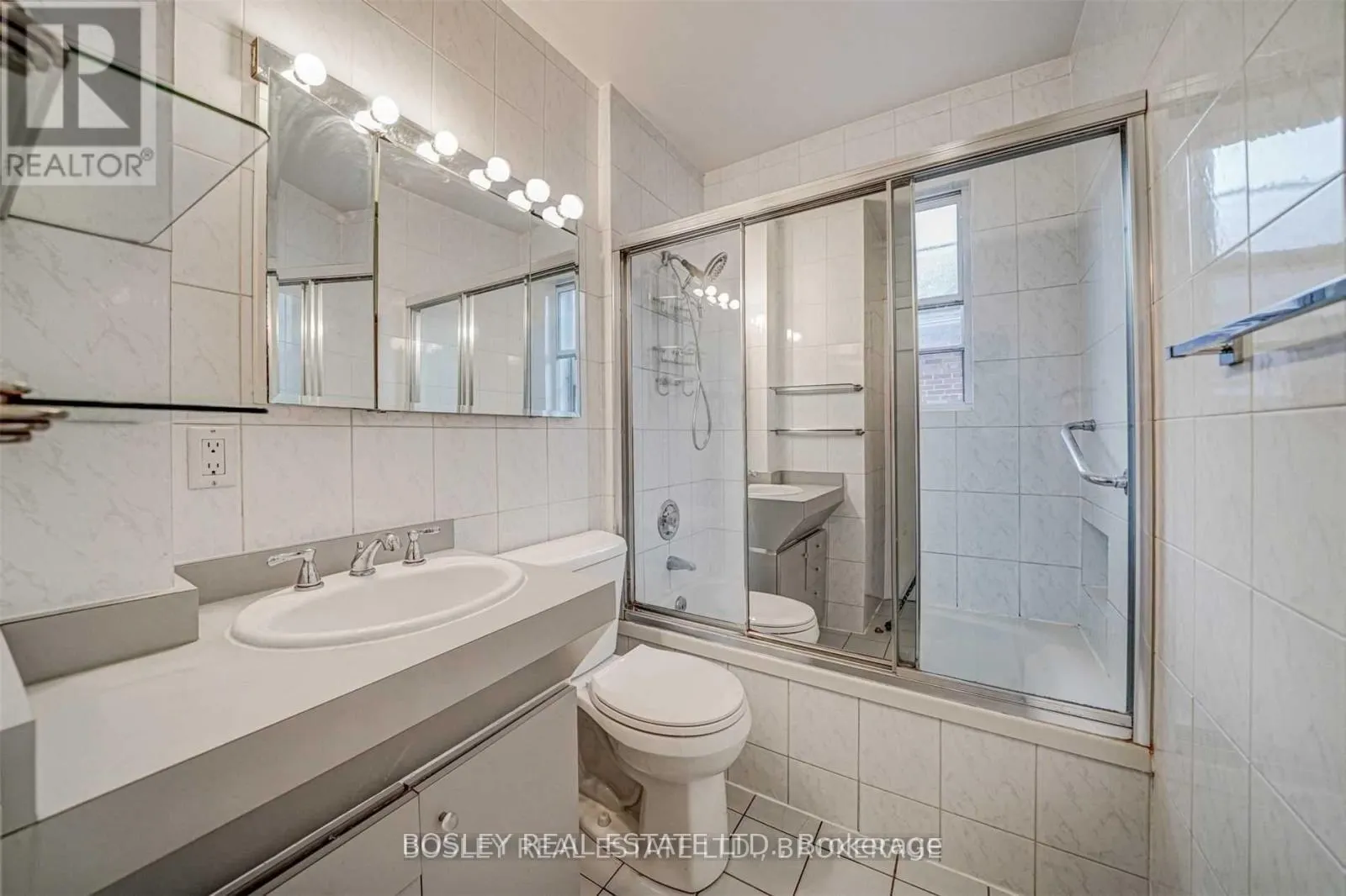 4 - 3 WARWICK AVENUE S