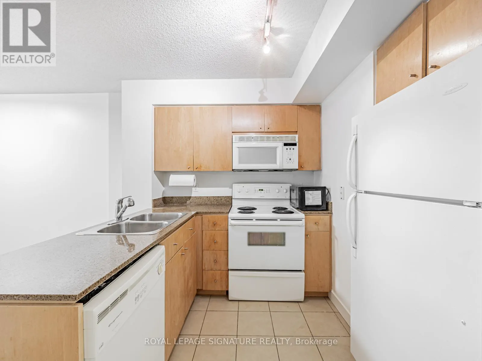 501 - 373 FRONT STREET W