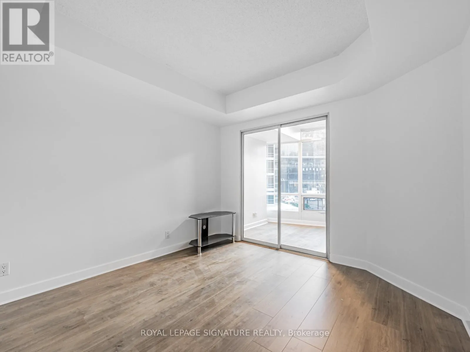 501 - 373 FRONT STREET W