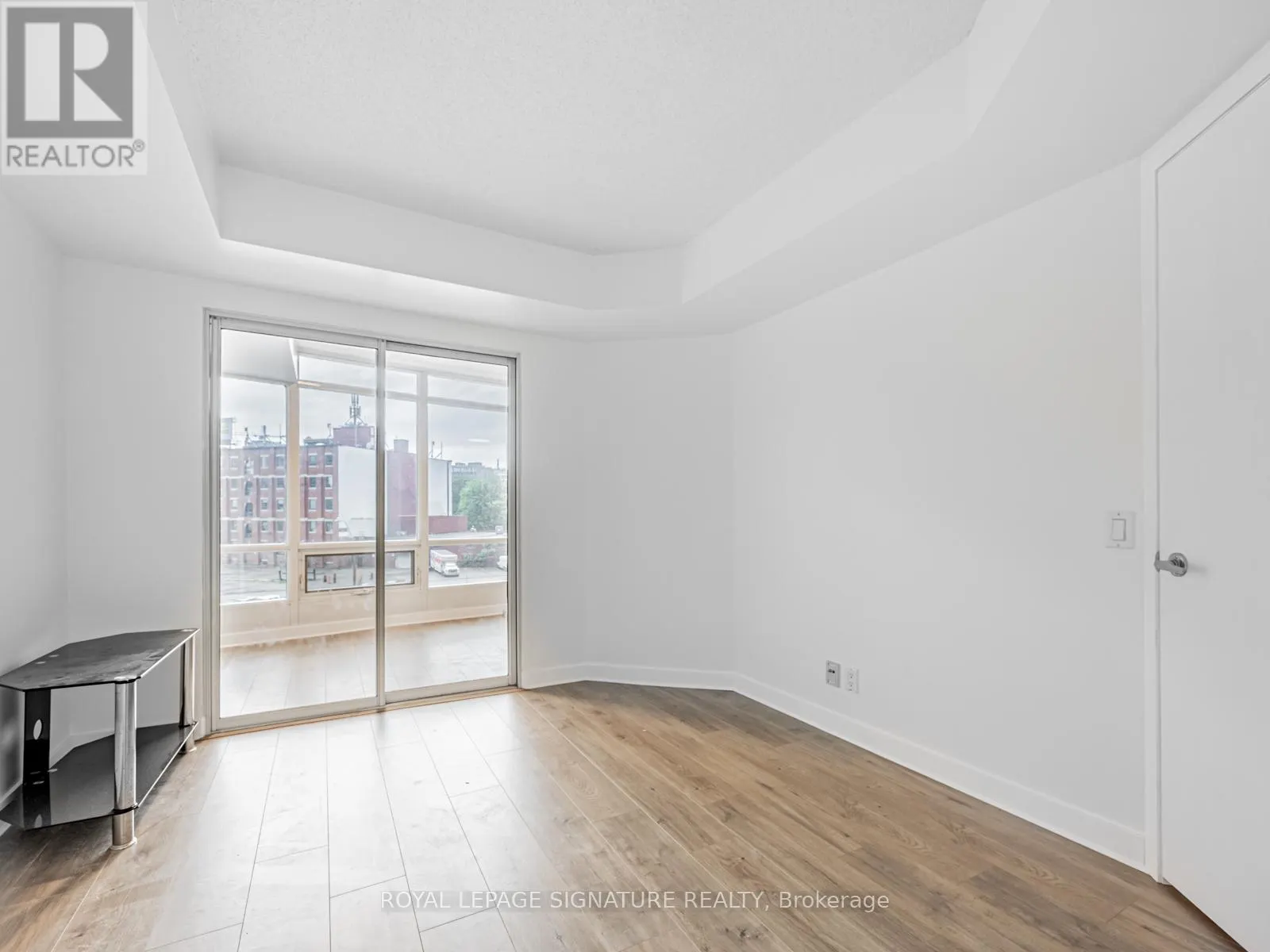 501 - 373 FRONT STREET W