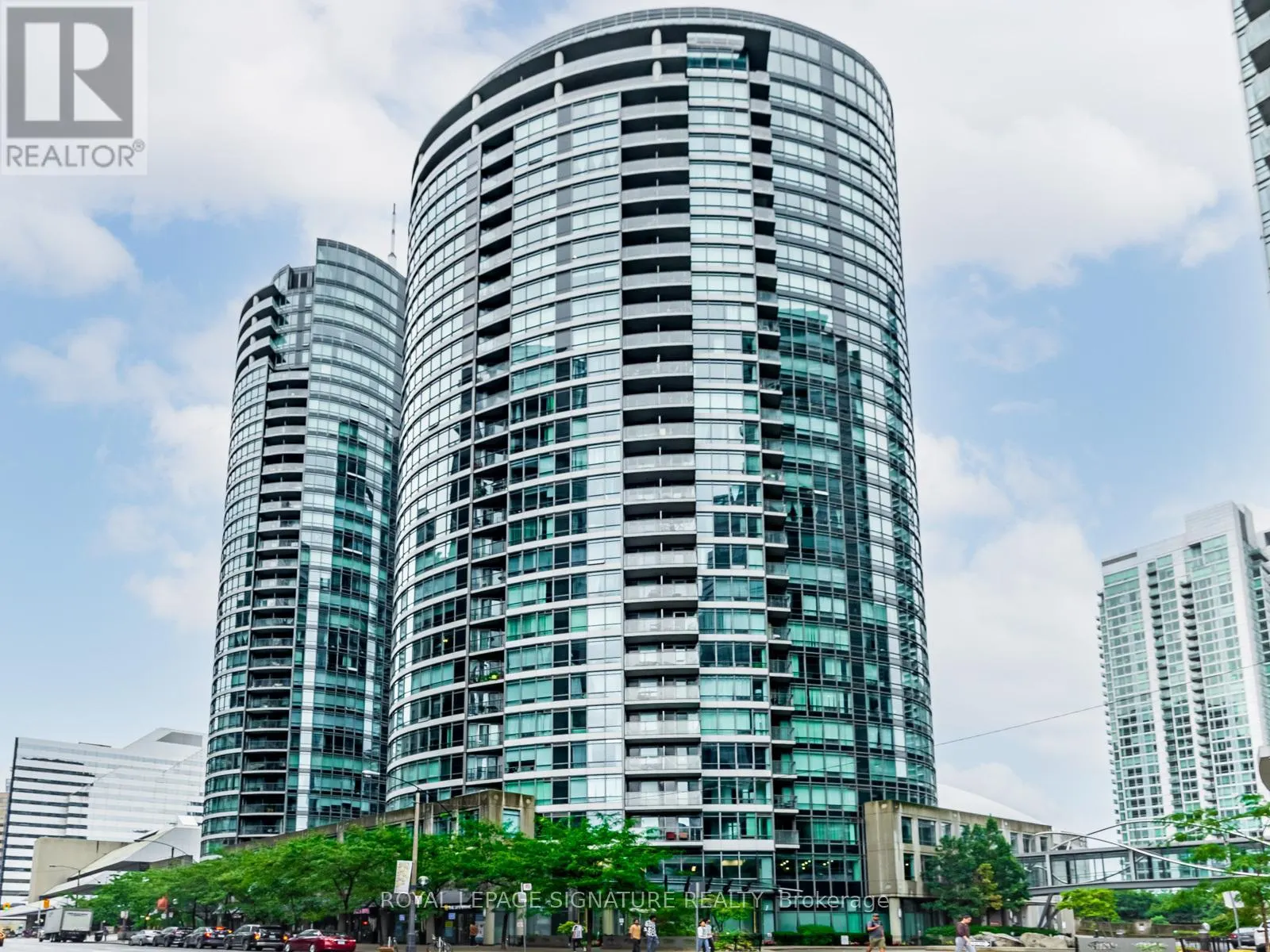 501 - 373 FRONT STREET W