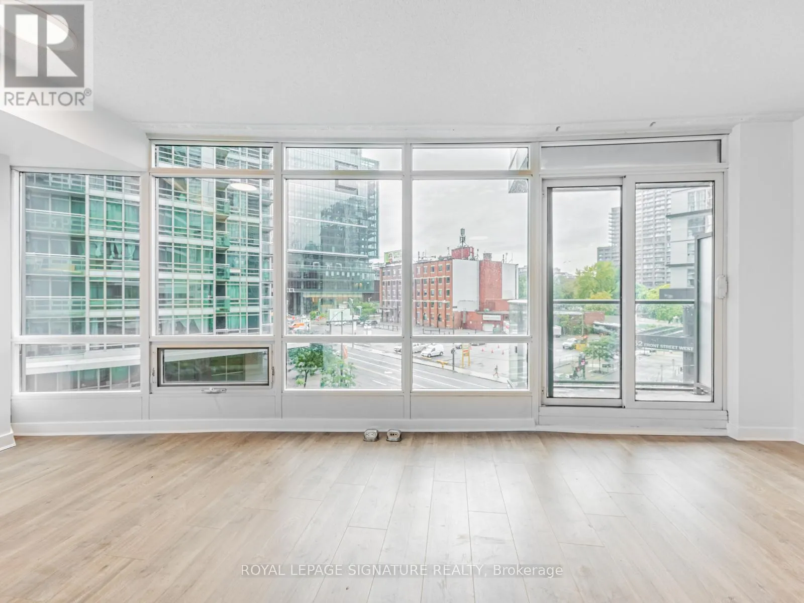 501 - 373 FRONT STREET W