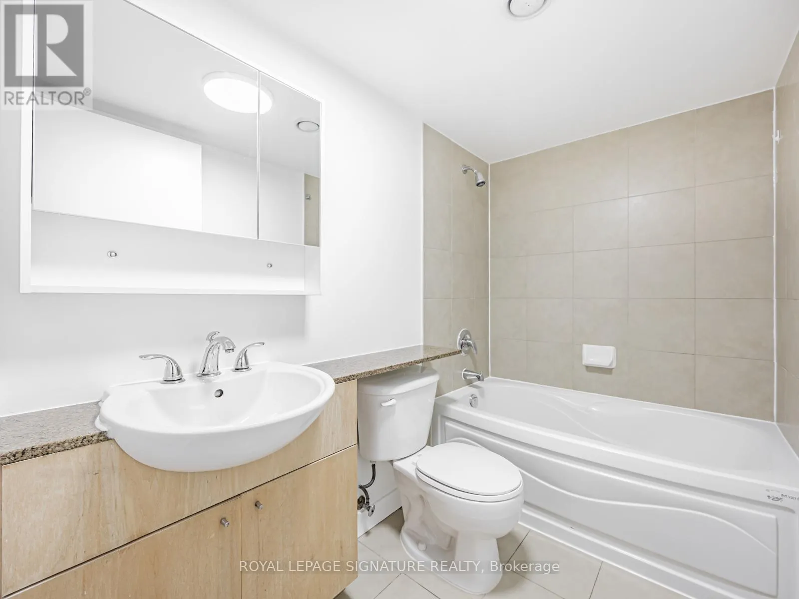 501 - 373 FRONT STREET W