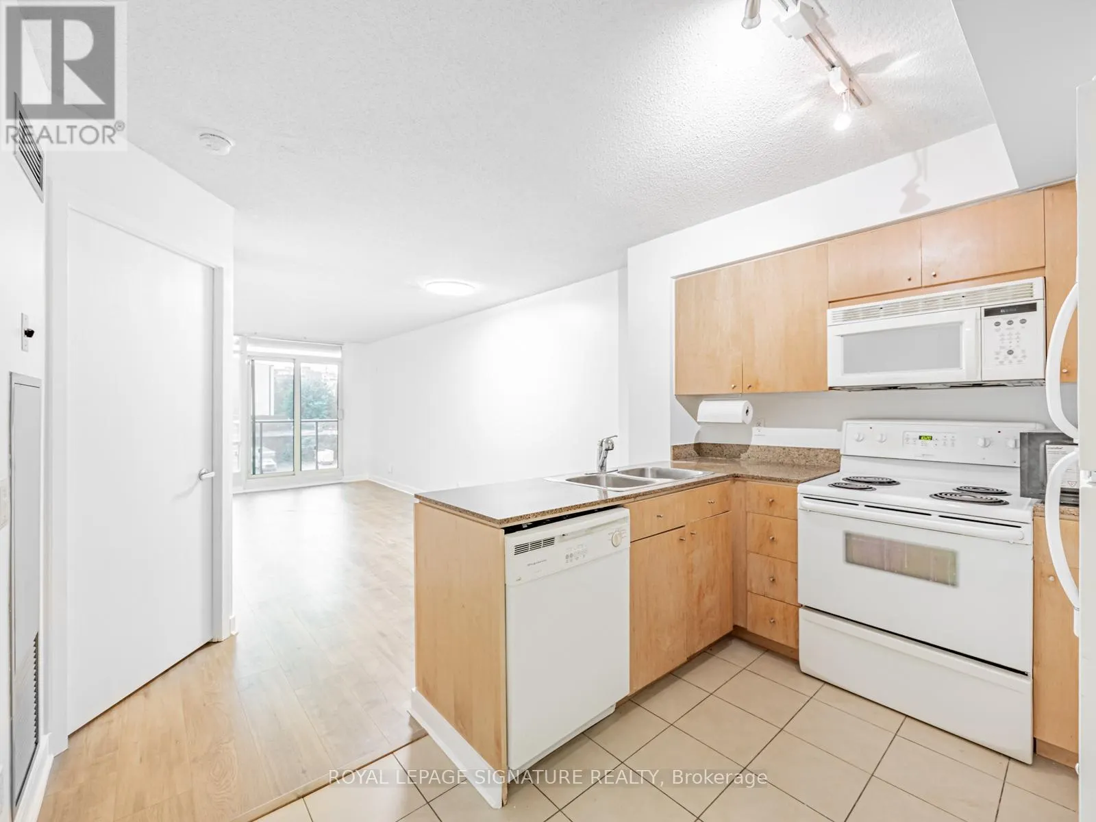 501 - 373 FRONT STREET W