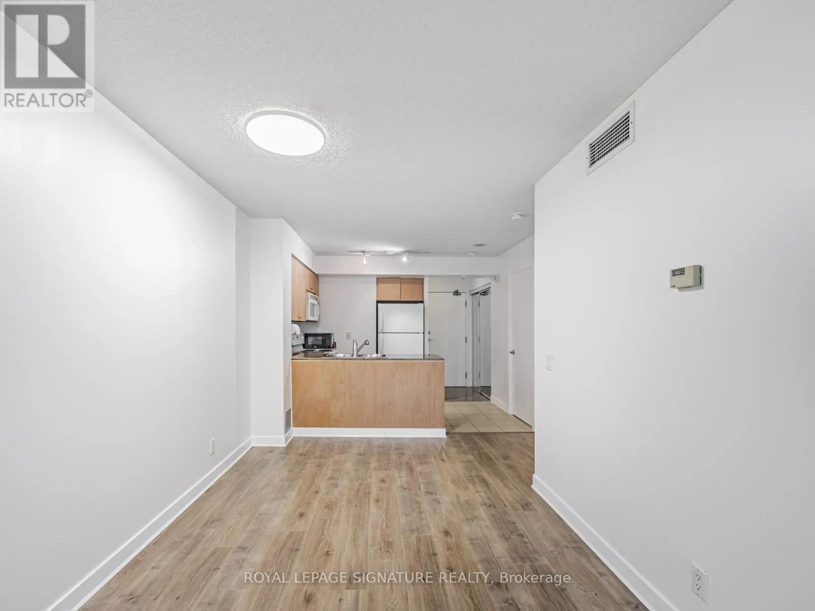 501 - 373 FRONT STREET W