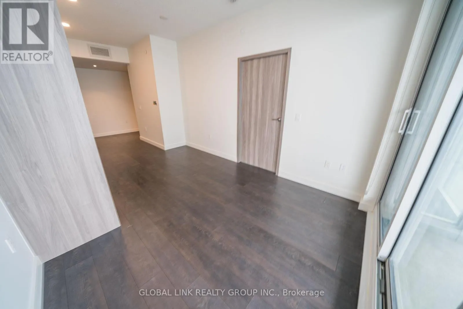 2615 - 95 MCMAHON DRIVE