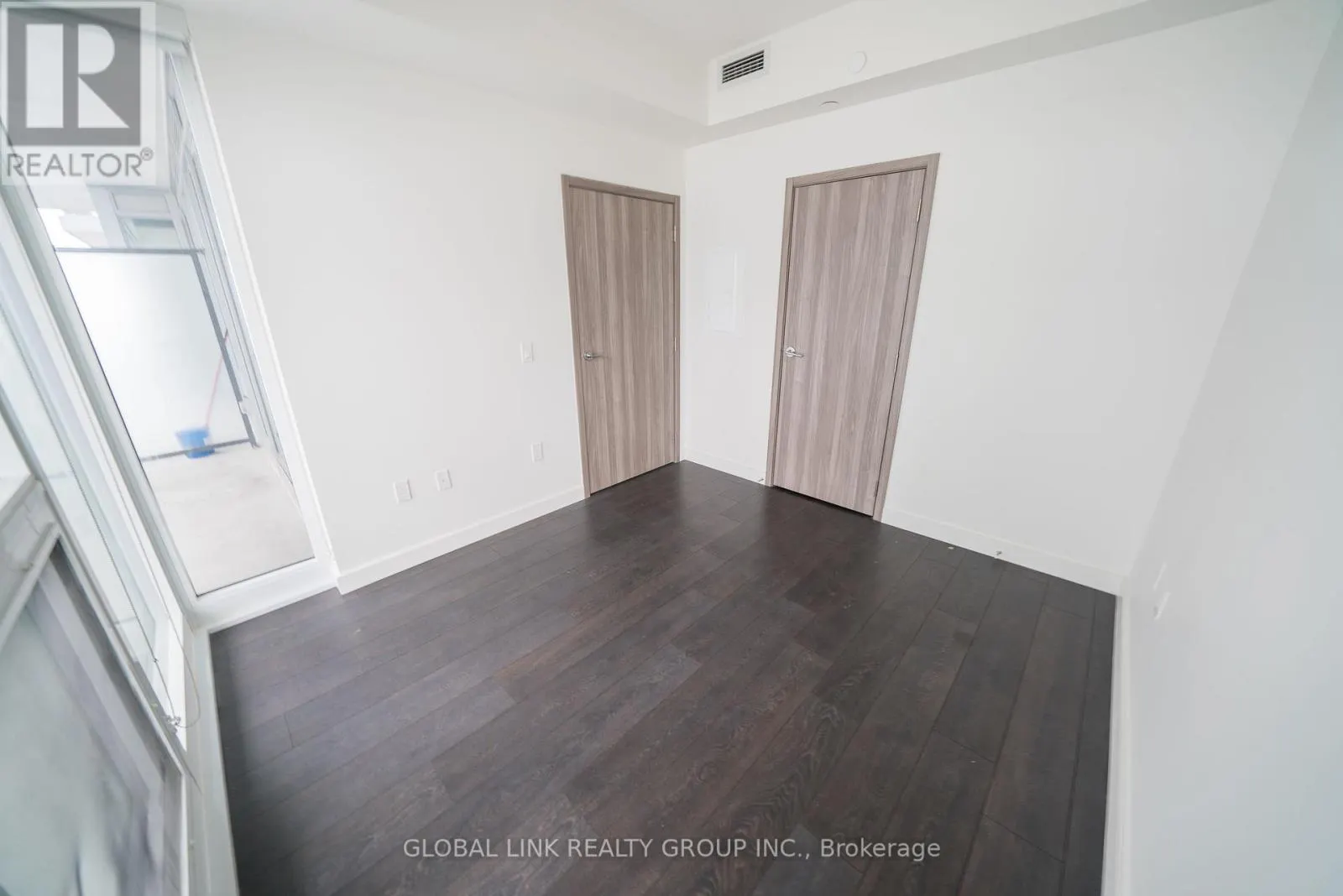 2615 - 95 MCMAHON DRIVE