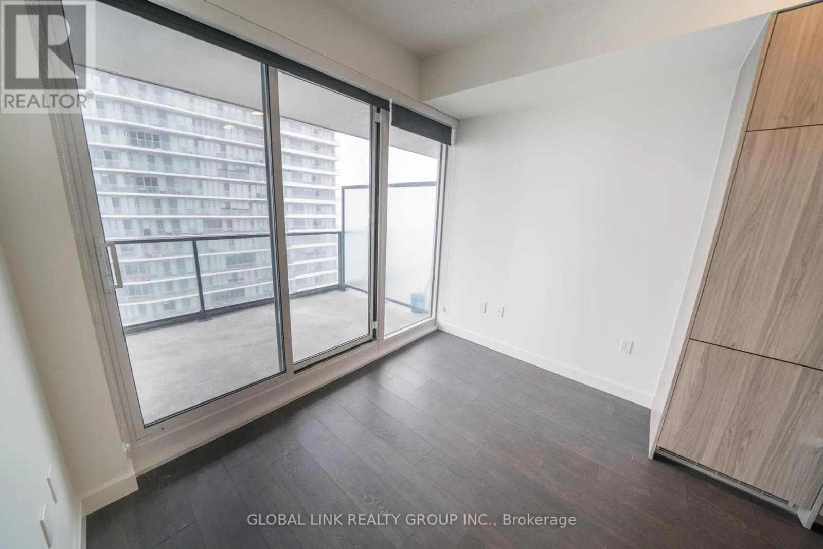 2615 - 95 MCMAHON DRIVE