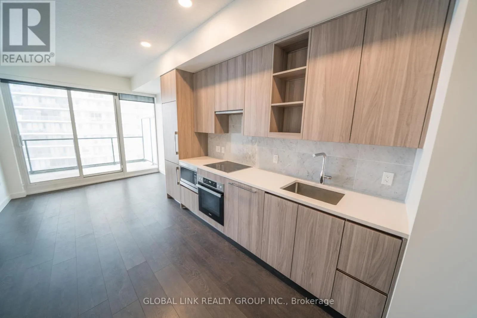 2615 - 95 MCMAHON DRIVE