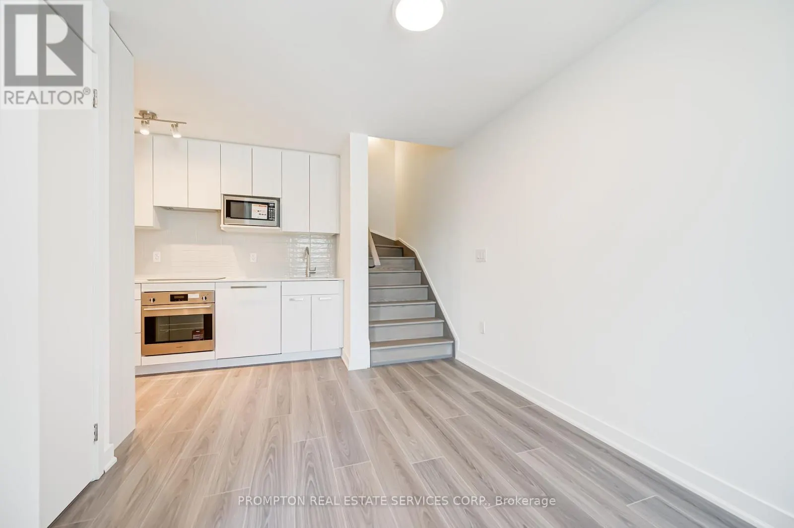 202 - 65 CURLEW DRIVE