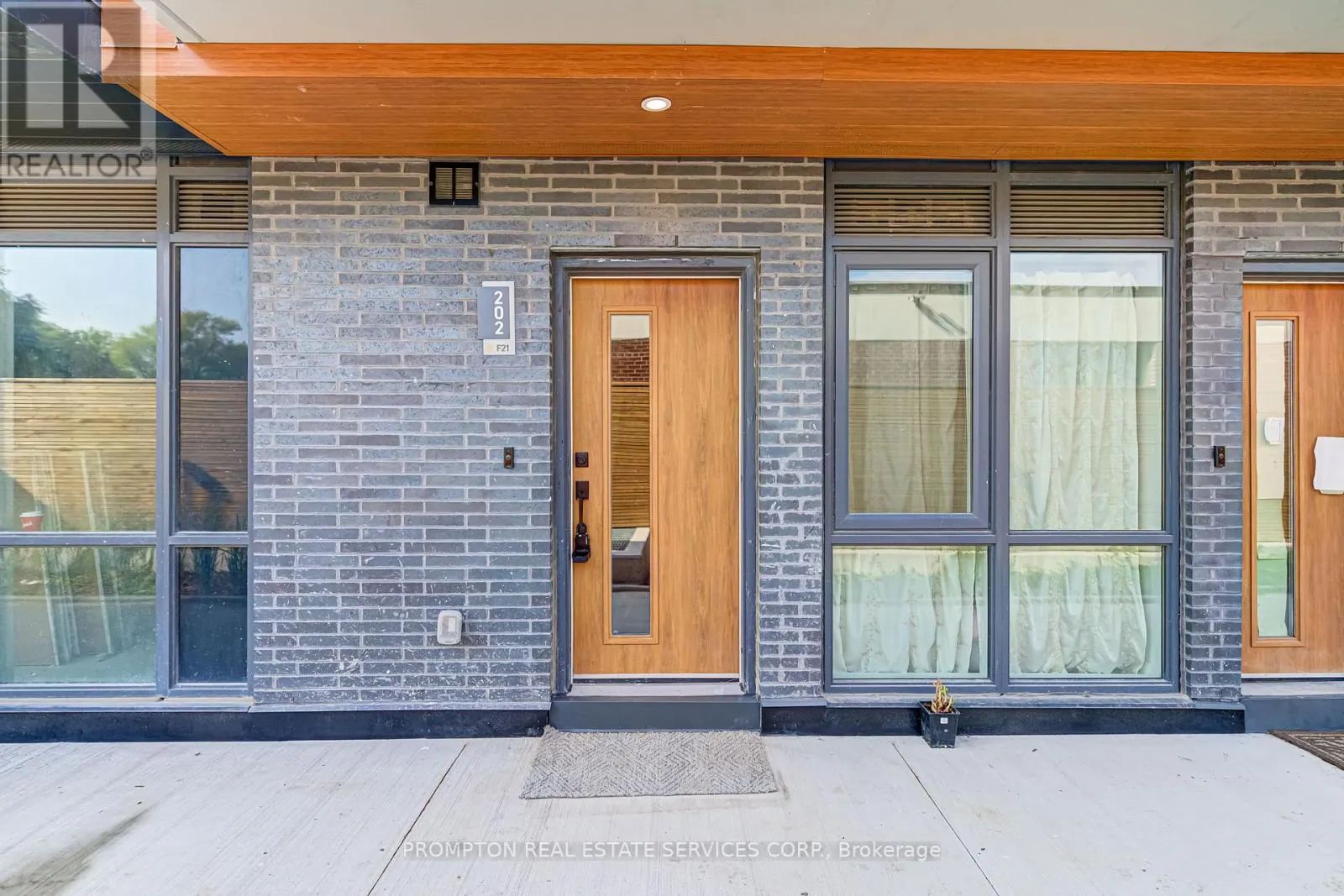 202 - 65 CURLEW DRIVE