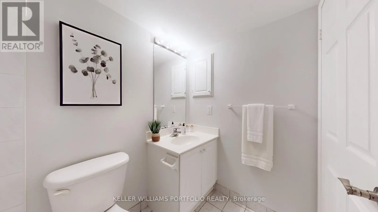 206 - 1730 EGLINTON AVENUE E