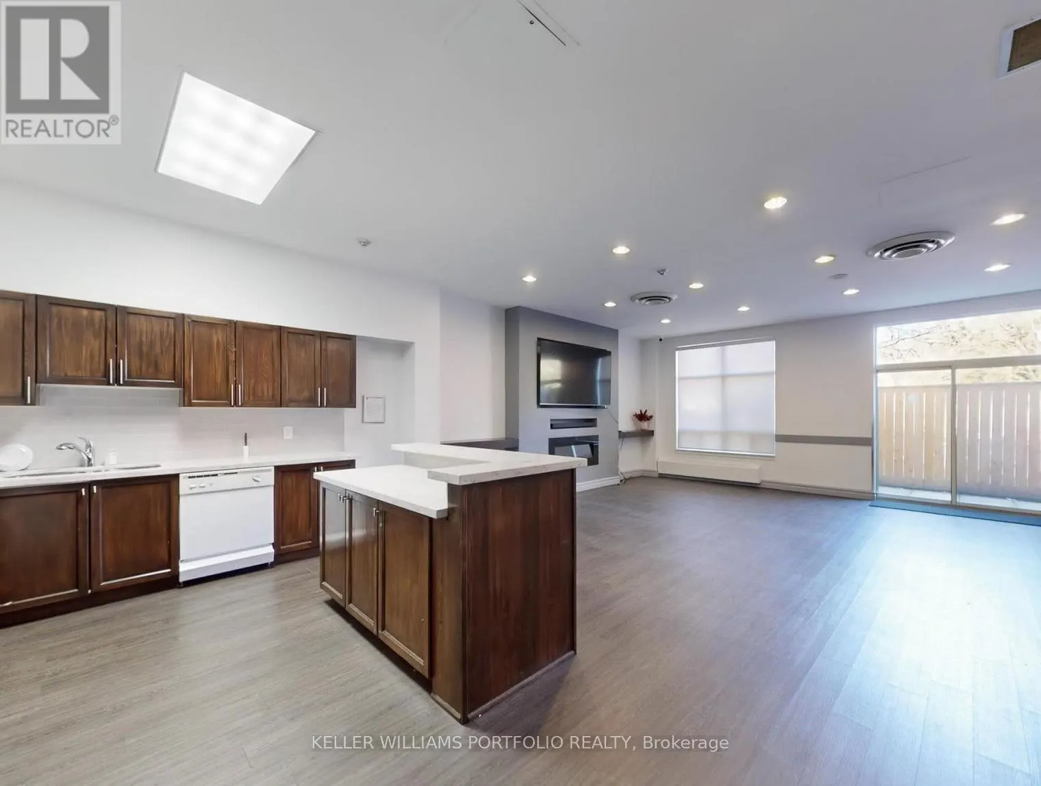 206 - 1730 EGLINTON AVENUE E
