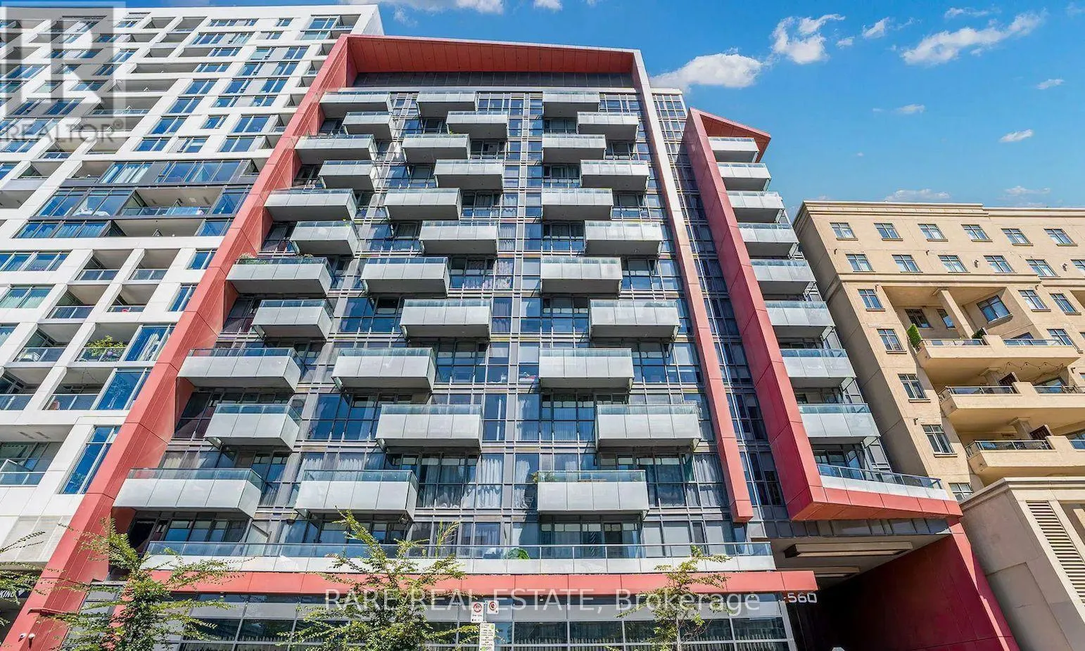 429 - 560 FRONT STREET W