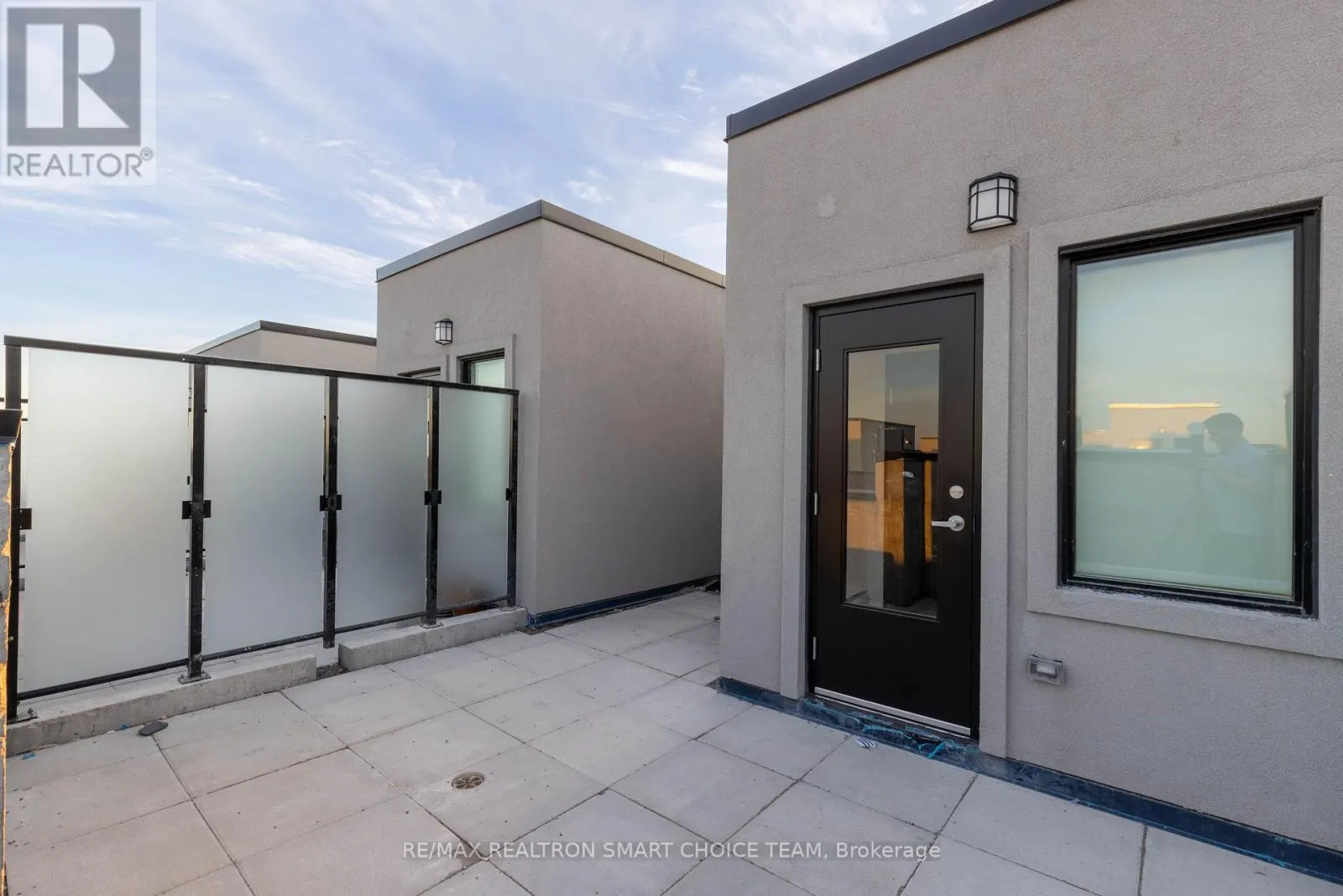 41 - 871 SHEPPARD AVENUE W
