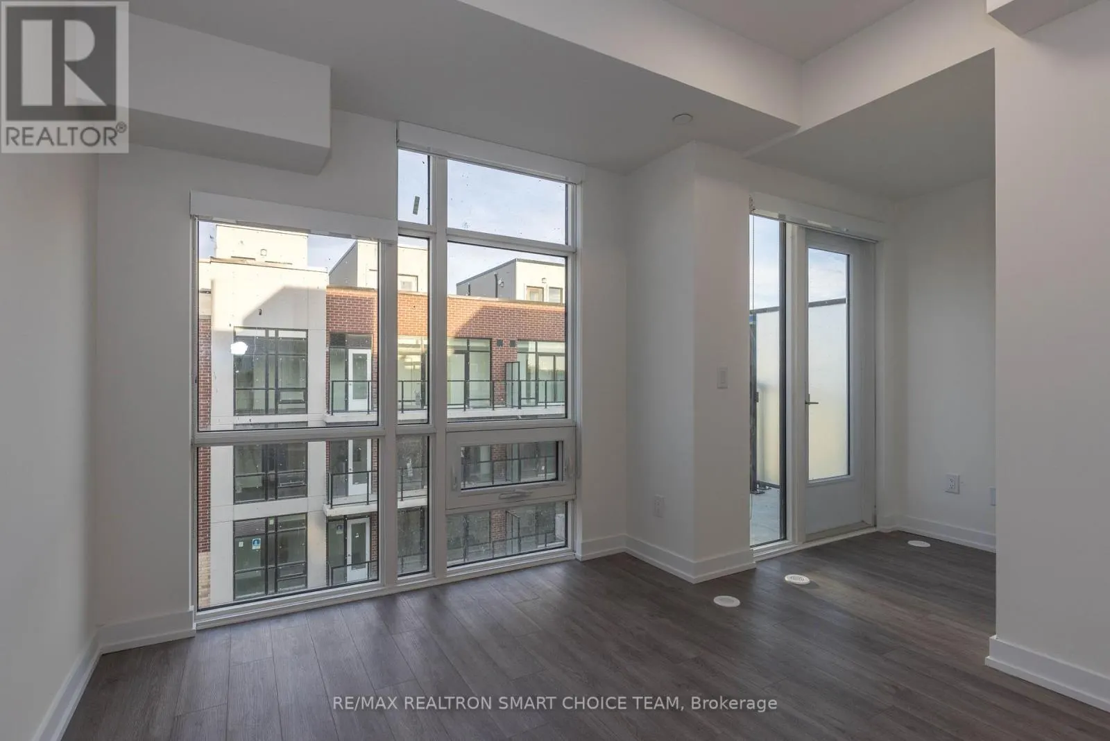 41 - 871 SHEPPARD AVENUE W
