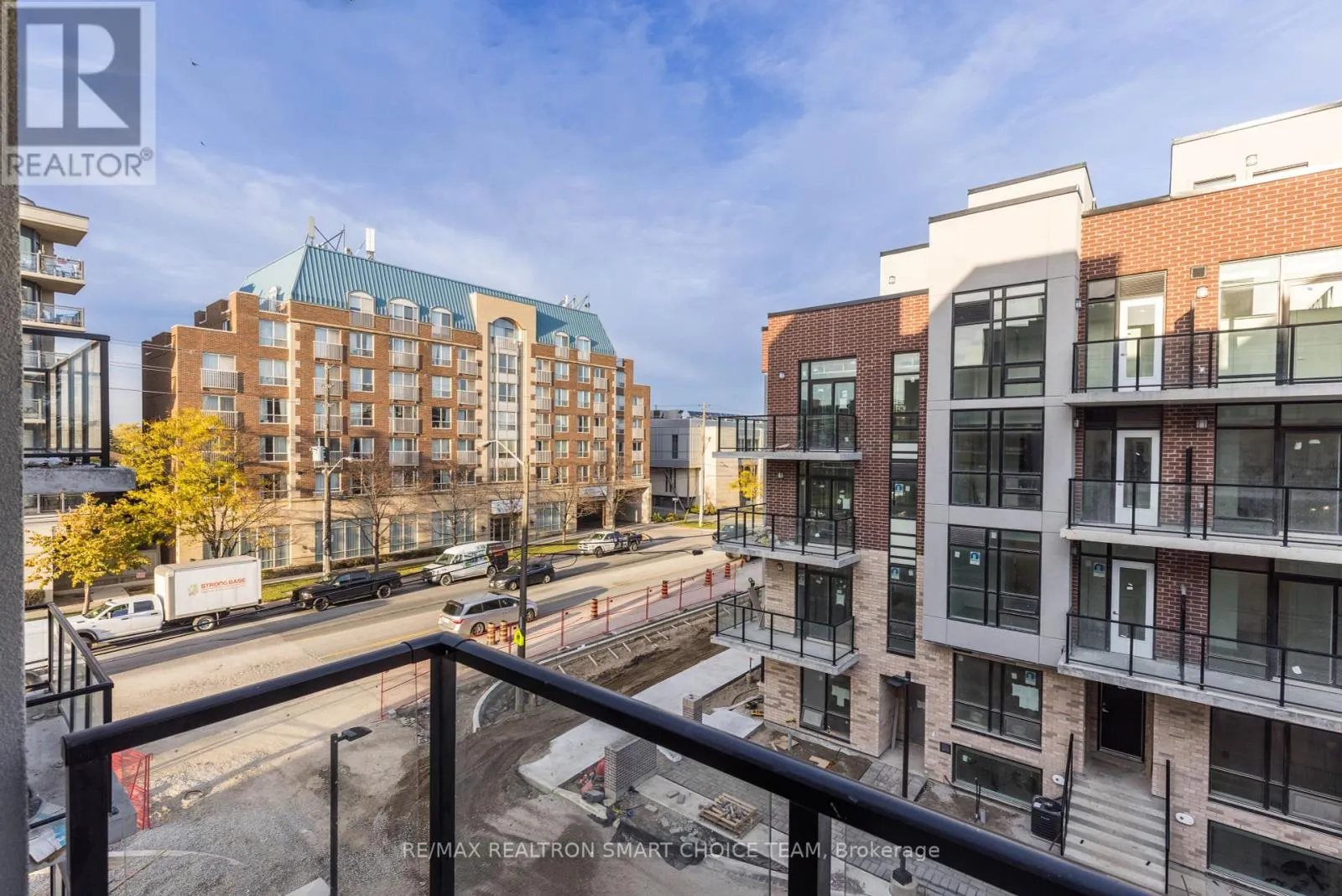 41 - 871 SHEPPARD AVENUE W