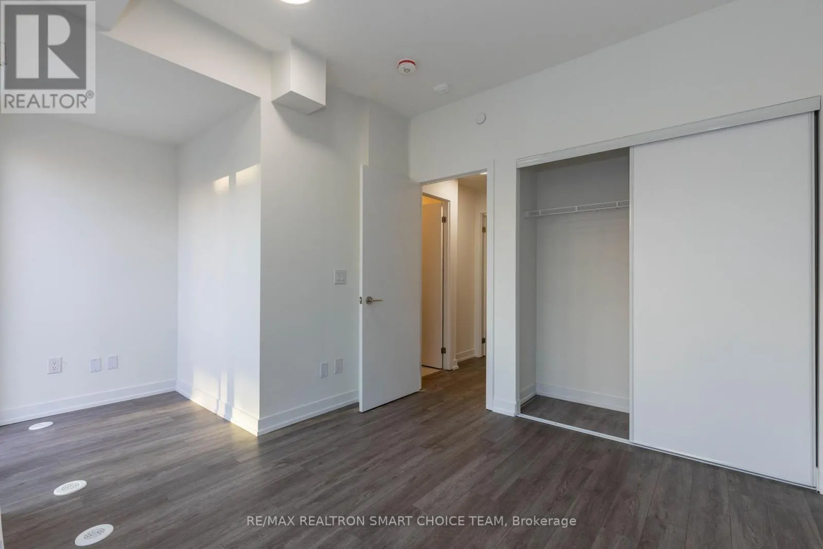 41 - 871 SHEPPARD AVENUE W