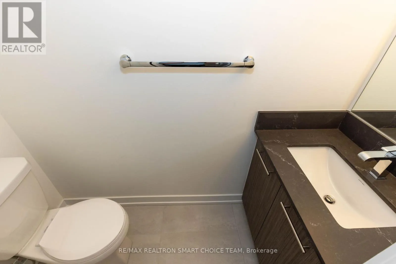 41 - 871 SHEPPARD AVENUE W