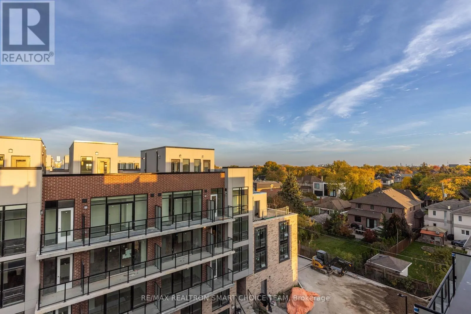 41 - 871 SHEPPARD AVENUE W