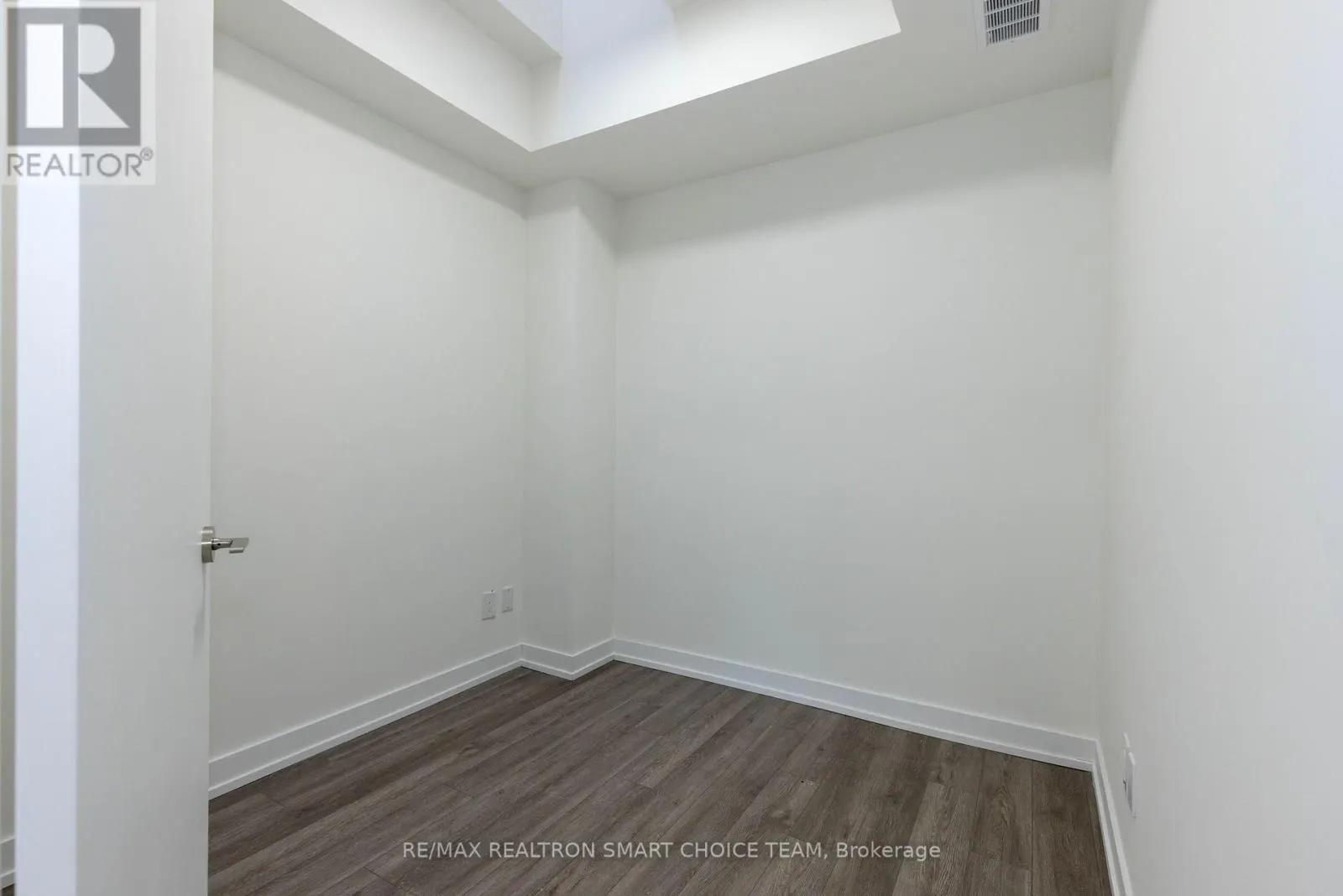 41 - 871 SHEPPARD AVENUE W