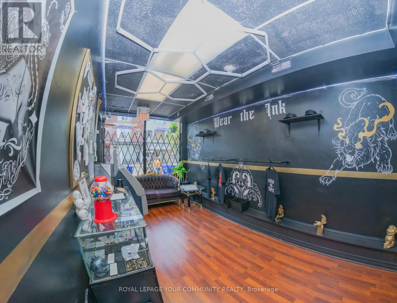 821A BLOOR STREET