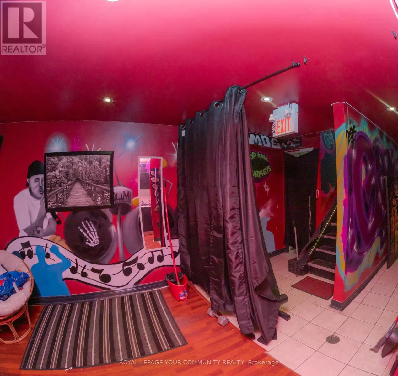 821A BLOOR STREET