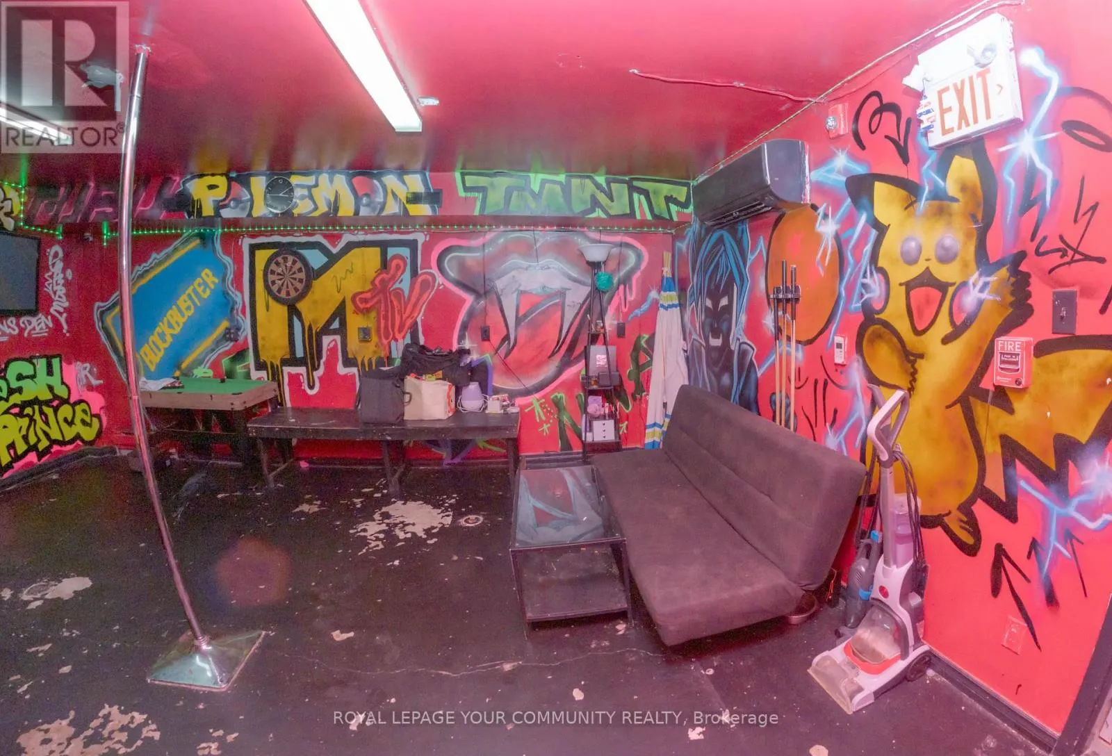 821A BLOOR STREET