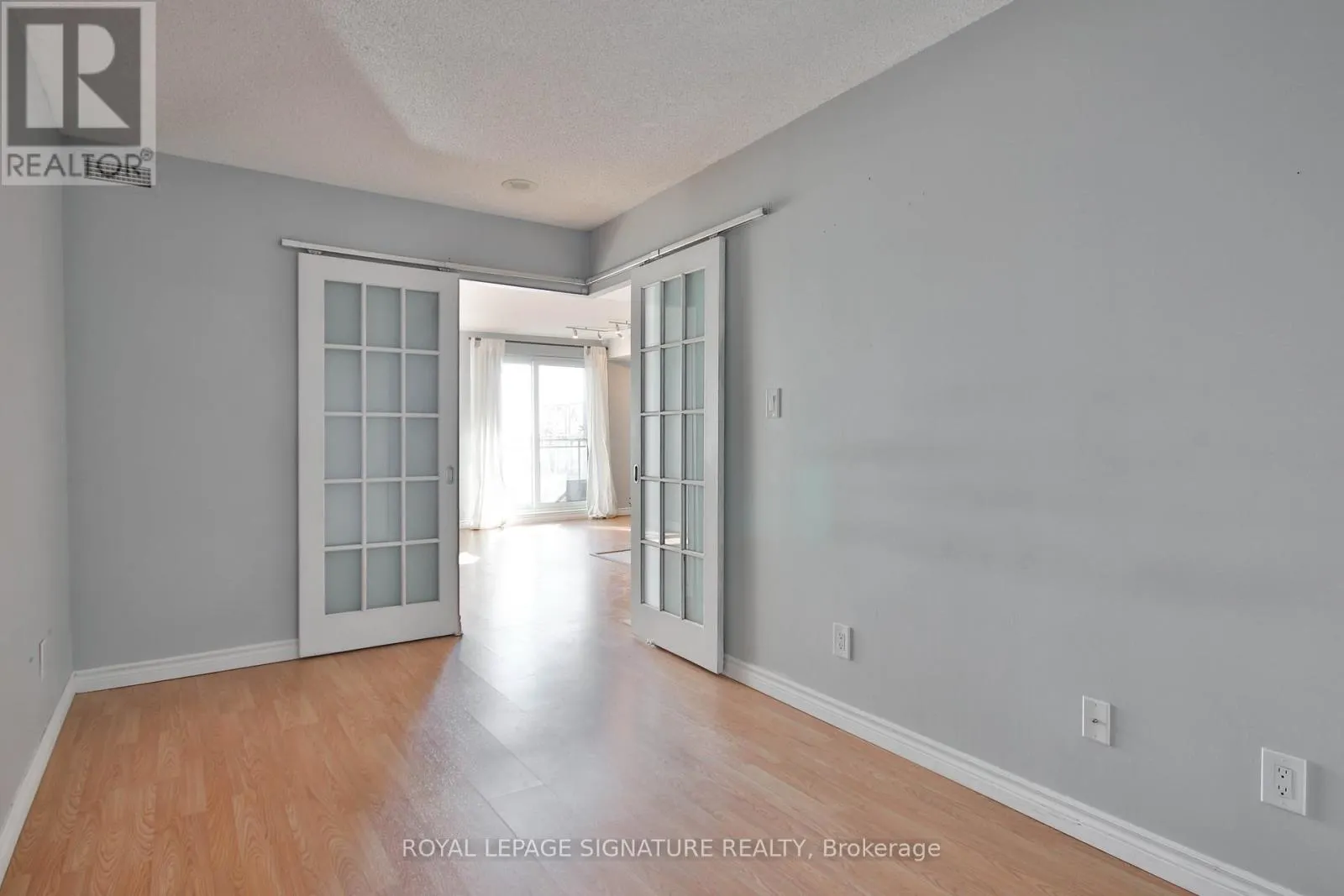 502 - 410 QUEENS QUAY W