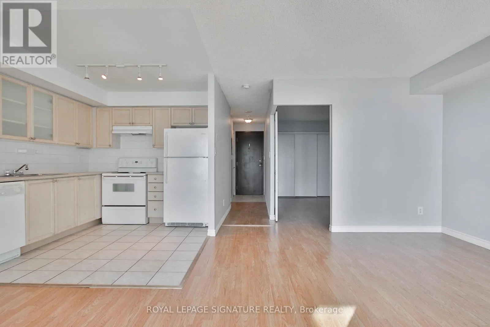 502 - 410 QUEENS QUAY W