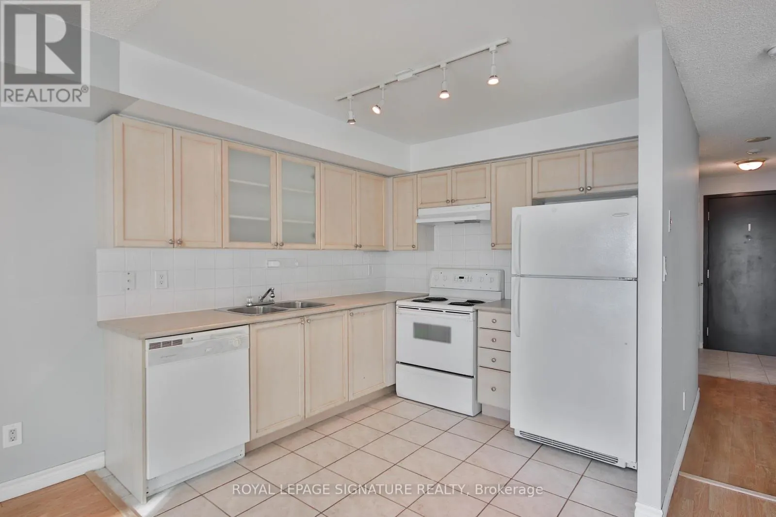 502 - 410 QUEENS QUAY W