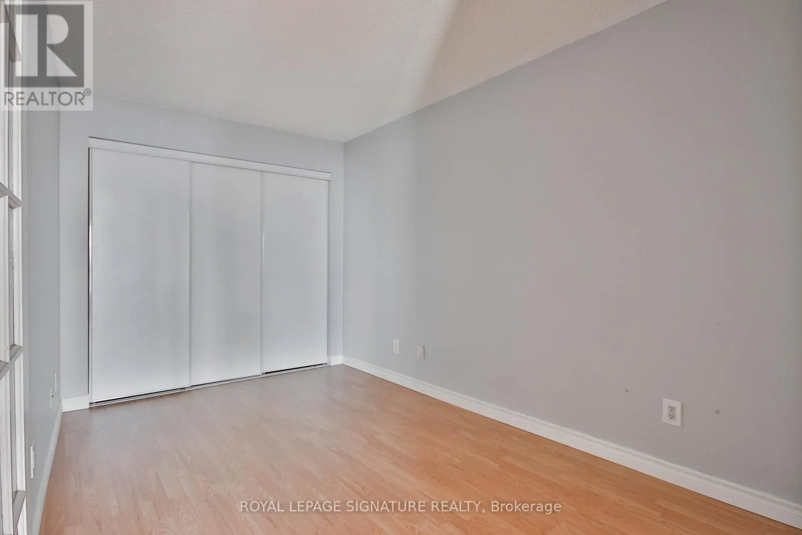 502 - 410 QUEENS QUAY W