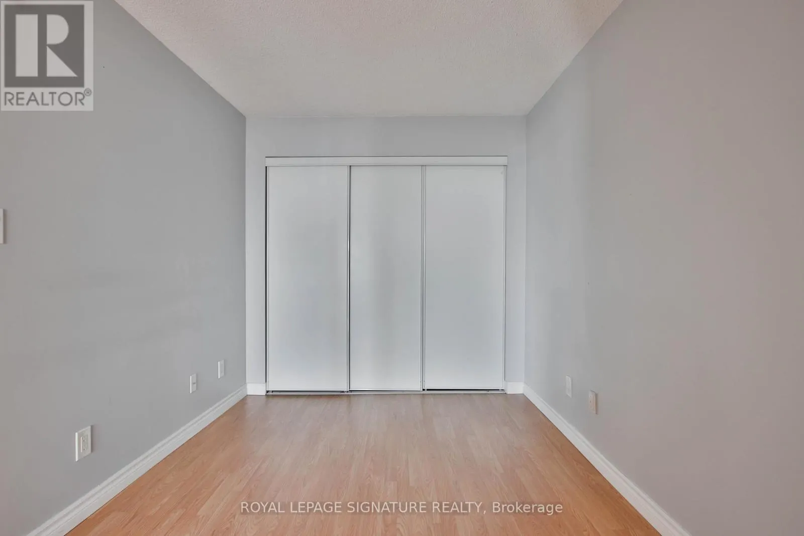 502 - 410 QUEENS QUAY W
