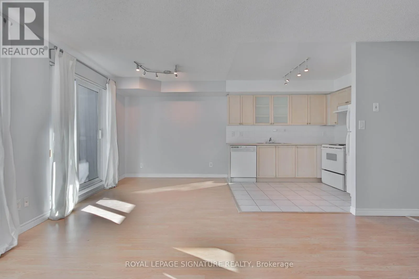 502 - 410 QUEENS QUAY W